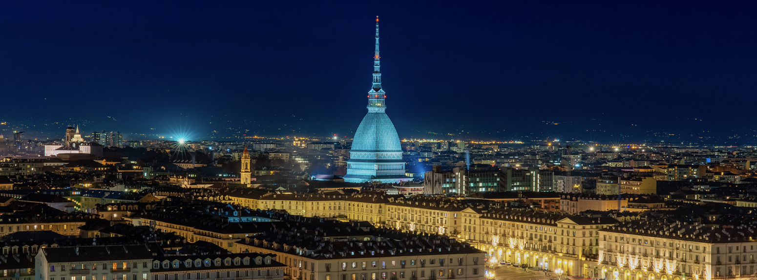 torino con vista notturna sulla Mole